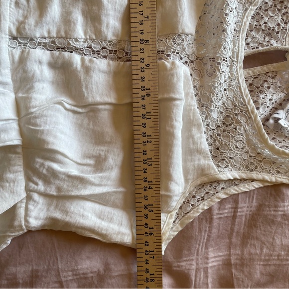 Elegant White Lace Dress - Picture 3 of 7